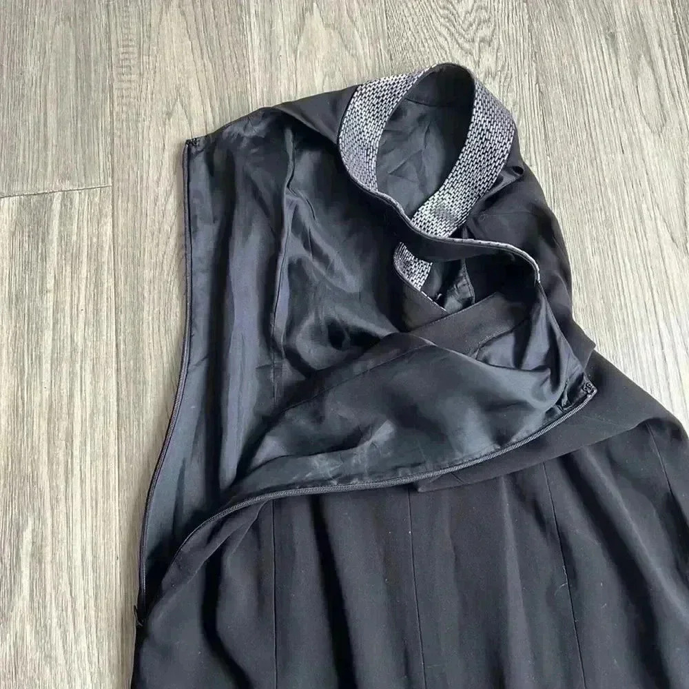 LAUREN Ralph Lauren | Black fitting dress with silver beads and low back - Picture 9 of 9